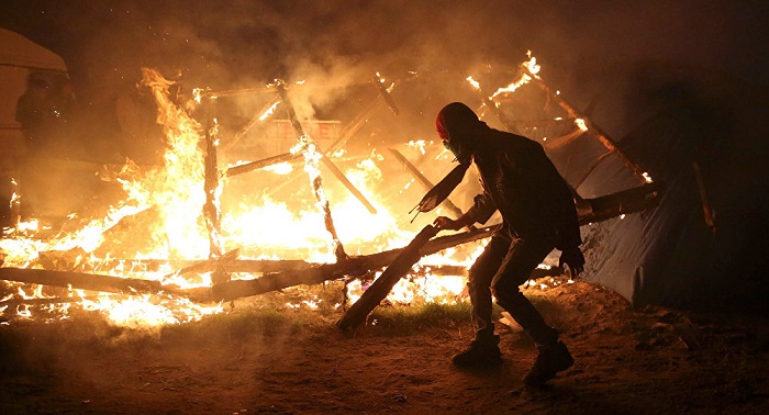 Multiple night fires break out at Calais Refugee camp